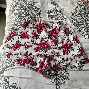 Charlotte Russe White Floral Shorts Size XL